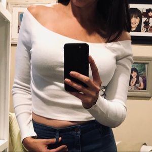 BRANDY MELVILLE off shoulder top